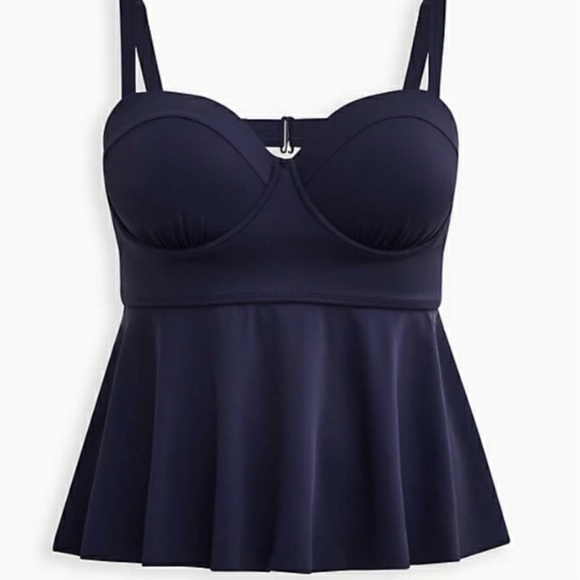 Torrid Peplum Underwire Navy Swim Top size 1-D/DD - Picture 2 of 4